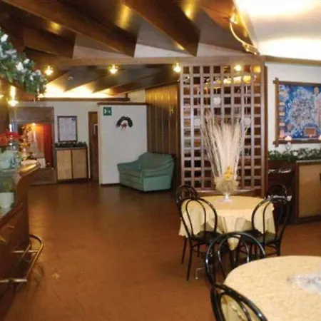 Hotel Alaska